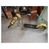 Vntg Schwinn Quality Sting-Ray Scooter