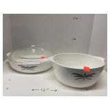 2 Anchor Hocking Casserole dishes. 1 w/ lid. Lids