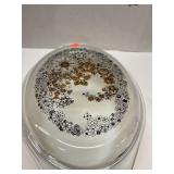 Vintage PYREX 2.5qt covered casserole.