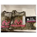 REALTREE lot. 2 XL t-shirts. 1pr ladies leggings.