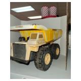 Large Metal Yellow Tonka 354 Dump Truck Toy