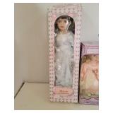 2 Cnt Collectors Dols