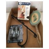 Miscellaneous Lot
Casters, support socks, decor