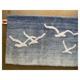 Rug w/ birds. 20x30.