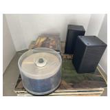 Mixed lot.  BLank DVD+R. 2 speakers for surround