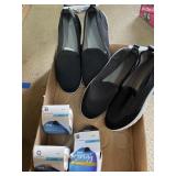 2pr ladies slip on shoes. Sizes 7&9. 3pr leggs