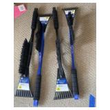 4ct. Ice scrapers with brush.