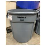 20 Gal Brute Rubbermaid Bin
