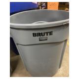 Brute 20Gal Rubbermaid Bin