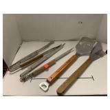 4 grill utensils