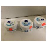 3 Nivea Soft Moisturizing Crème