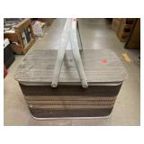 Picnic Basket. 17x 10x10.