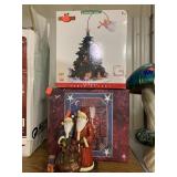 2 Christmas figurine decor