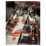 Chicago Bears BBQ set. / tailgate towels. Apron.