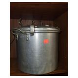 The Waterless Cooker