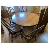 Dining Room Table w/6 Chairs & 2 Leafs