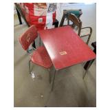 Kid table and chair