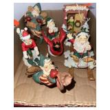 6 piece lot of Christmas decor/ ornaments.