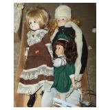 3 Cnt Porcelain Dolls W Stands