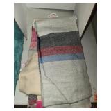 6 Cnt Isaac Mizrahi Scarves