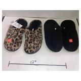 2 Ct. Ladies Slippers Sz. M, Sz.S