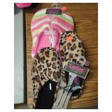 2 Pr. Ladies Slippers Sz Sm