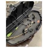 ProLine Bow w/4 Ct. Terminator Arrows