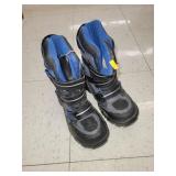 Snow Boots Sz 4 Med