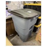 Rubbermaid Garbage Can (Broken Wheel)