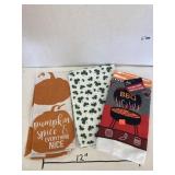 3 Ct. Seasonal Kitchen Towels