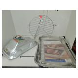 Bake Roast & Broil Pan & 3-D Cruiser Cake Pan