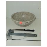 Bowl/Knife& Meat Tenderizer