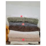 Lot of 8 Bath Towels