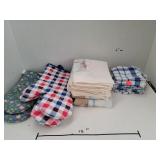 Lot of Hand Towels/Oven Mitts & Washcloths