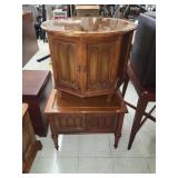 2 Cnt End Tables/Round 26 Diameter x 22 In