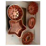 5 tin baking molds