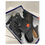 Sz. 9 Manhattan Collection Black Heels