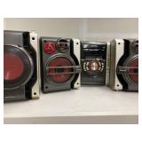 Panasonic CD Stereo System SA-AK640 W/3 Ct.