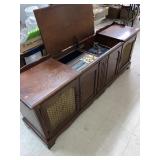 Vntg. Zenith Stereo Approx 5 Ft 20 In by 2 Ft 2 In