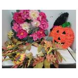2 Cnt Wreaths & 2 Cnt Halloween  Decor