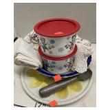 Lot Of Vntg Ice Cream Scoop/Bowls/Handtowls