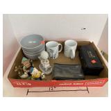 Group Lot Vintage Items (Decor, Mugs, etc)