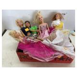 Group Lot Barbies & Clothes