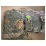 Vintage Queen/Comforter Set