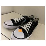 Sz 11 Mens Shoes