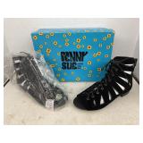 Penny Sue Ladies Shoes (Size 7M)