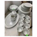 Remington Dish Set