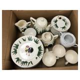 Childï¿½s dinnerware Set, Roosters
