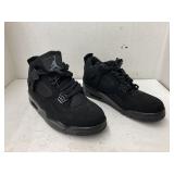 Air Jordan 4 Retro Sz. 8.5 (new)