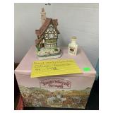 David Winters Collectible Cottage, Thameside